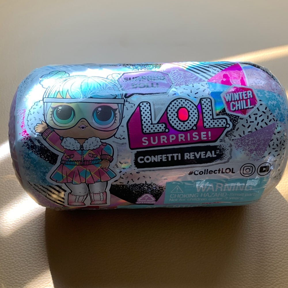L.O.L. Surprise! Winter Chill Confetti Reveal - Blue and Purple